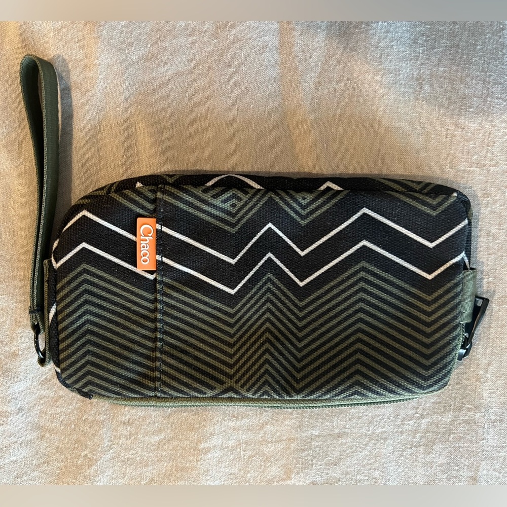 Chaco Zipper Wallet with Wristlet